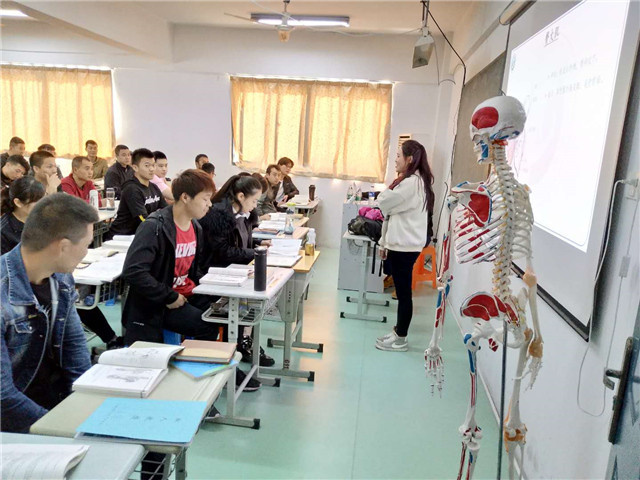 徐州宿迁淮安连云港商丘信阳南阳私人健身教练培训学院