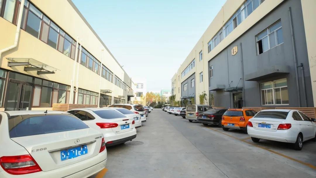 大型停车场，专属停车位，远离停车难的烦恼。