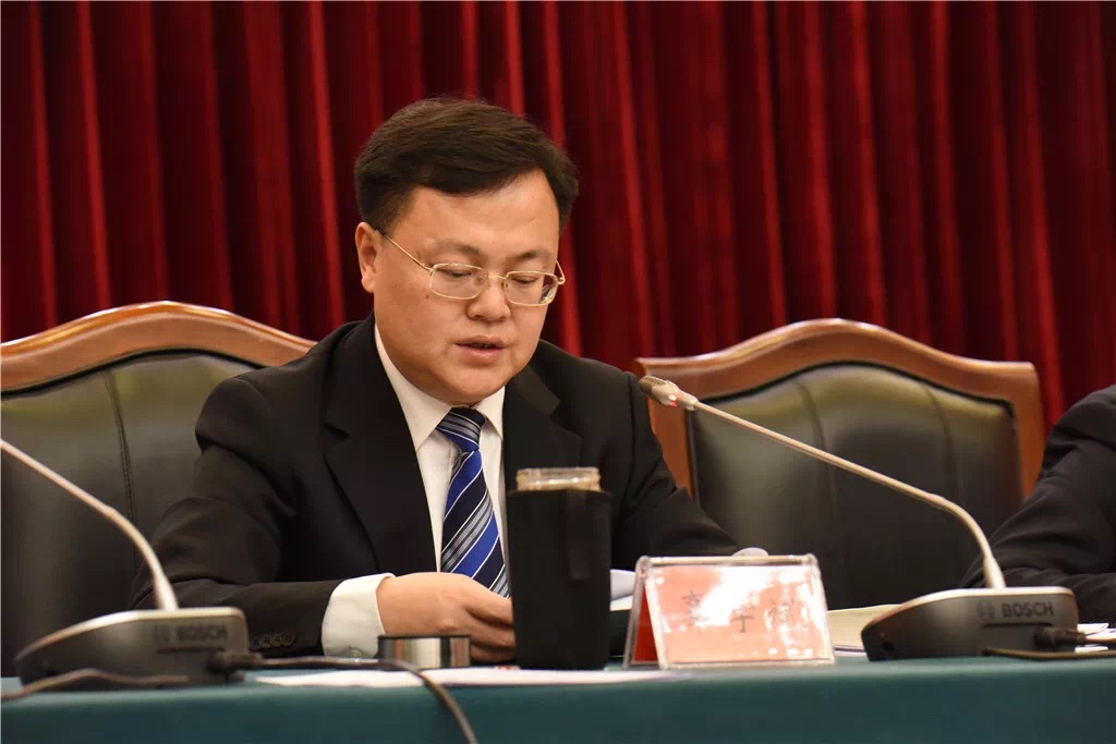 德兴果业董事长唐兴建荣获金堂县优秀民营企业家殊荣