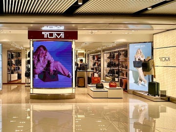 Tumi Luggage and Bags Store Fit-out