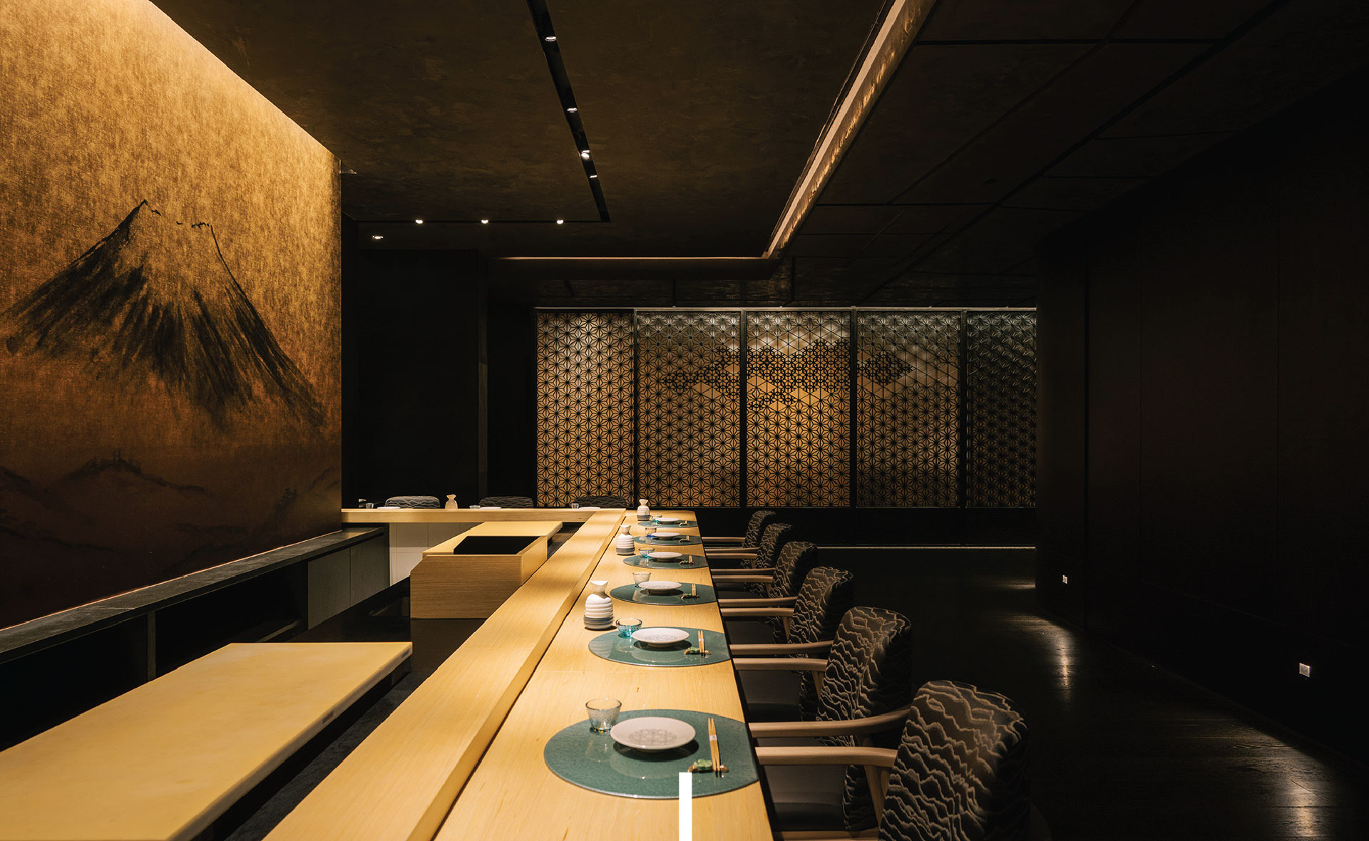 teppanyaki restaurant bar counter