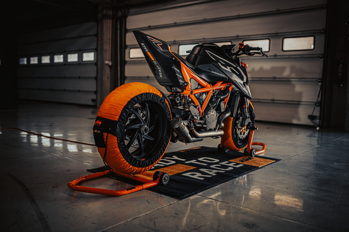 新款 机车 摩托车 KTM 街车 超级公爵 1290 Super Duke RR