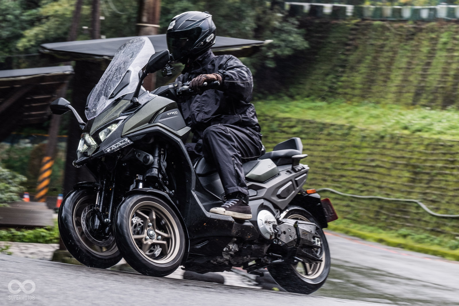 新款 机车 摩托车 三轮摩托车 专利图 三阳