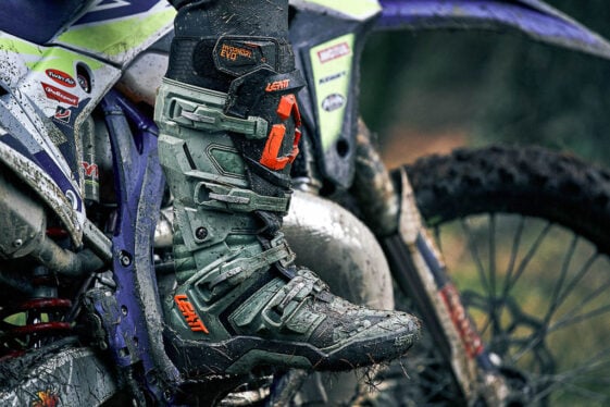 新款 摩托车 机车 骑行靴 拉力靴 骑行装备