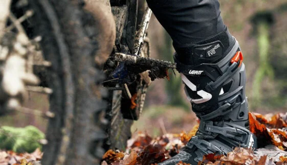 新款 摩托车 机车 骑行靴 拉力靴 骑行装备