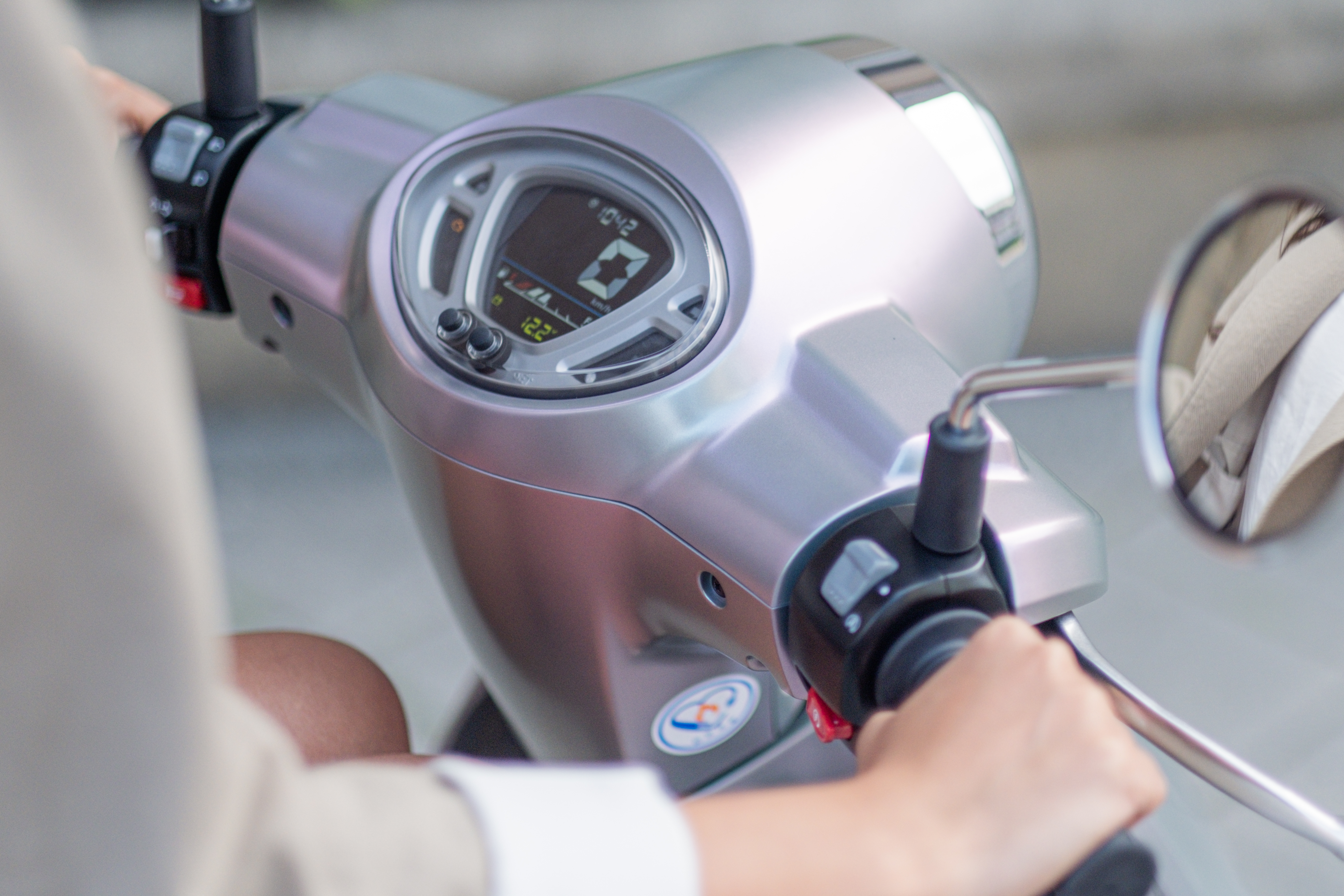 新款 机车 摩托车 踏板摩托车 三阳 Fiddle