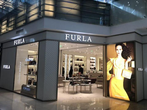 Furla Fashion Store Fit-out