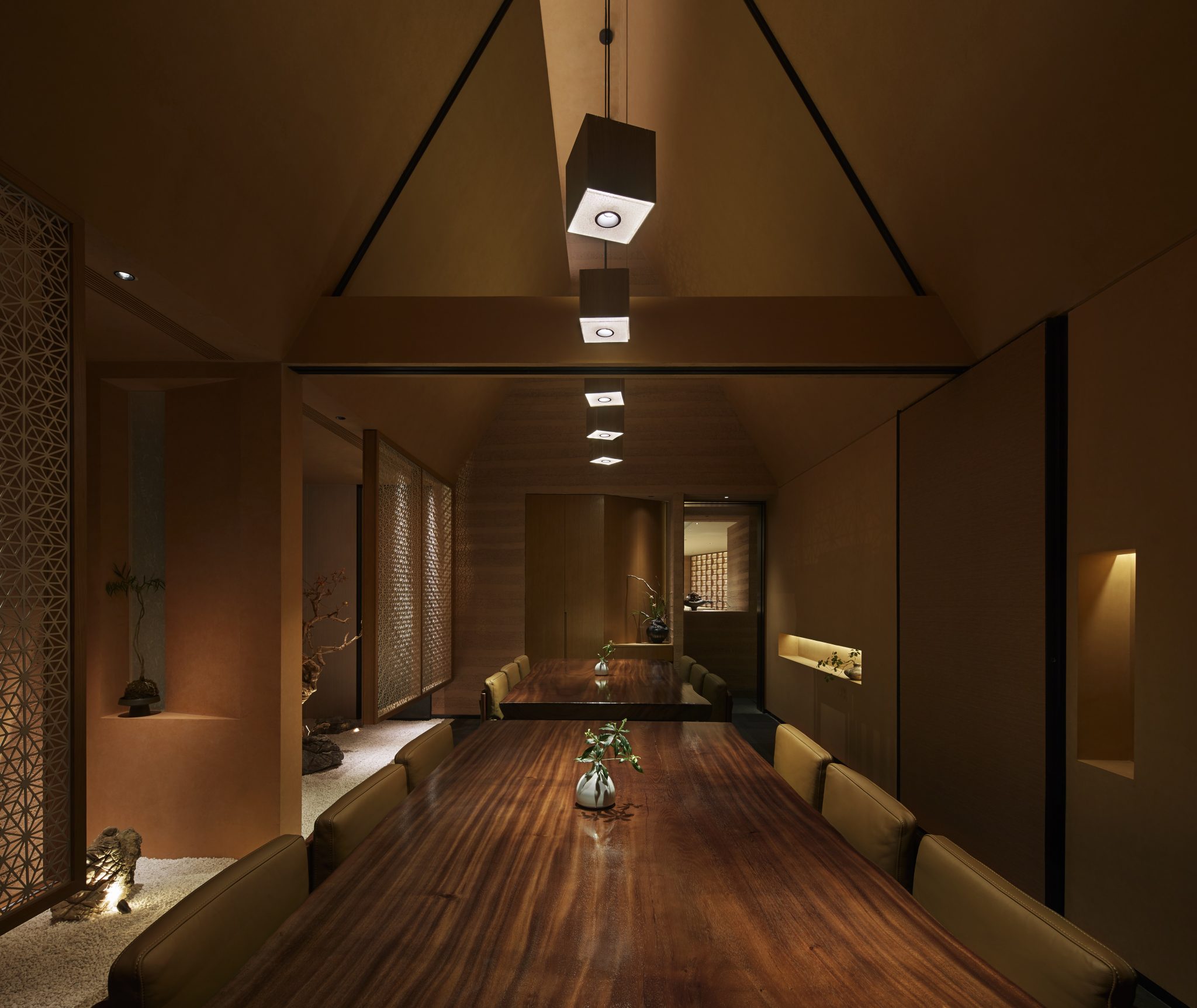 Japanese Bar & Restaurant Interior Furniture Custom