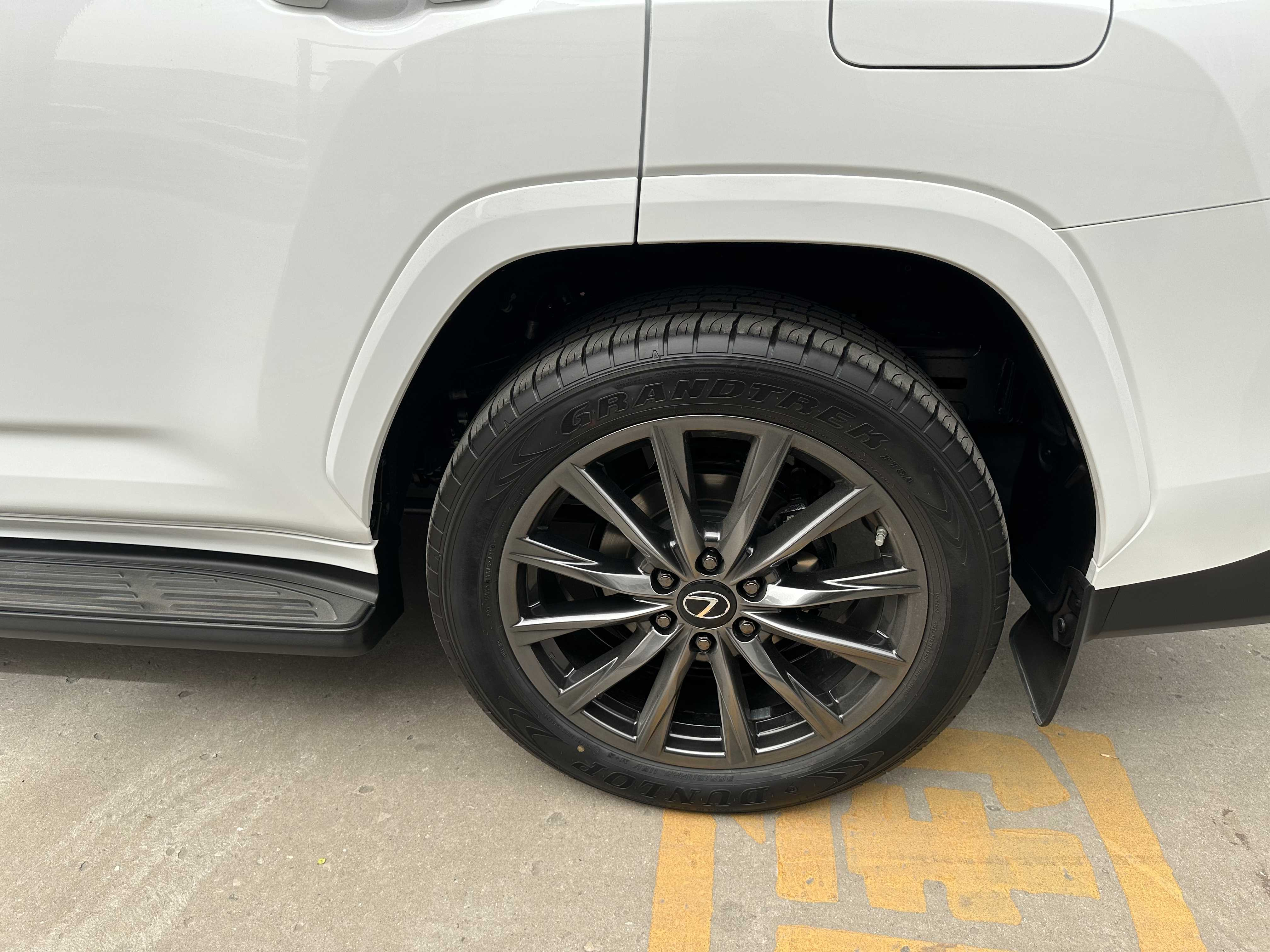 LEXUS LX600 23款 F-Sport运动
