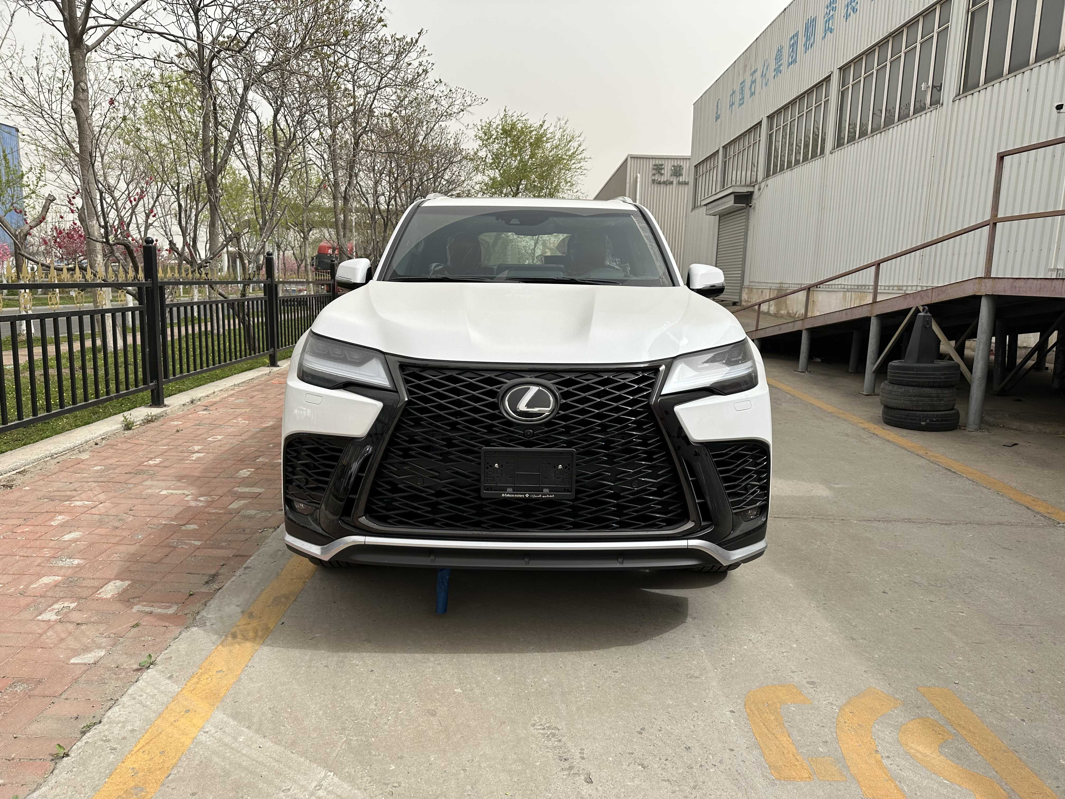 LEXUS LX600 23款 F-Sport运动
