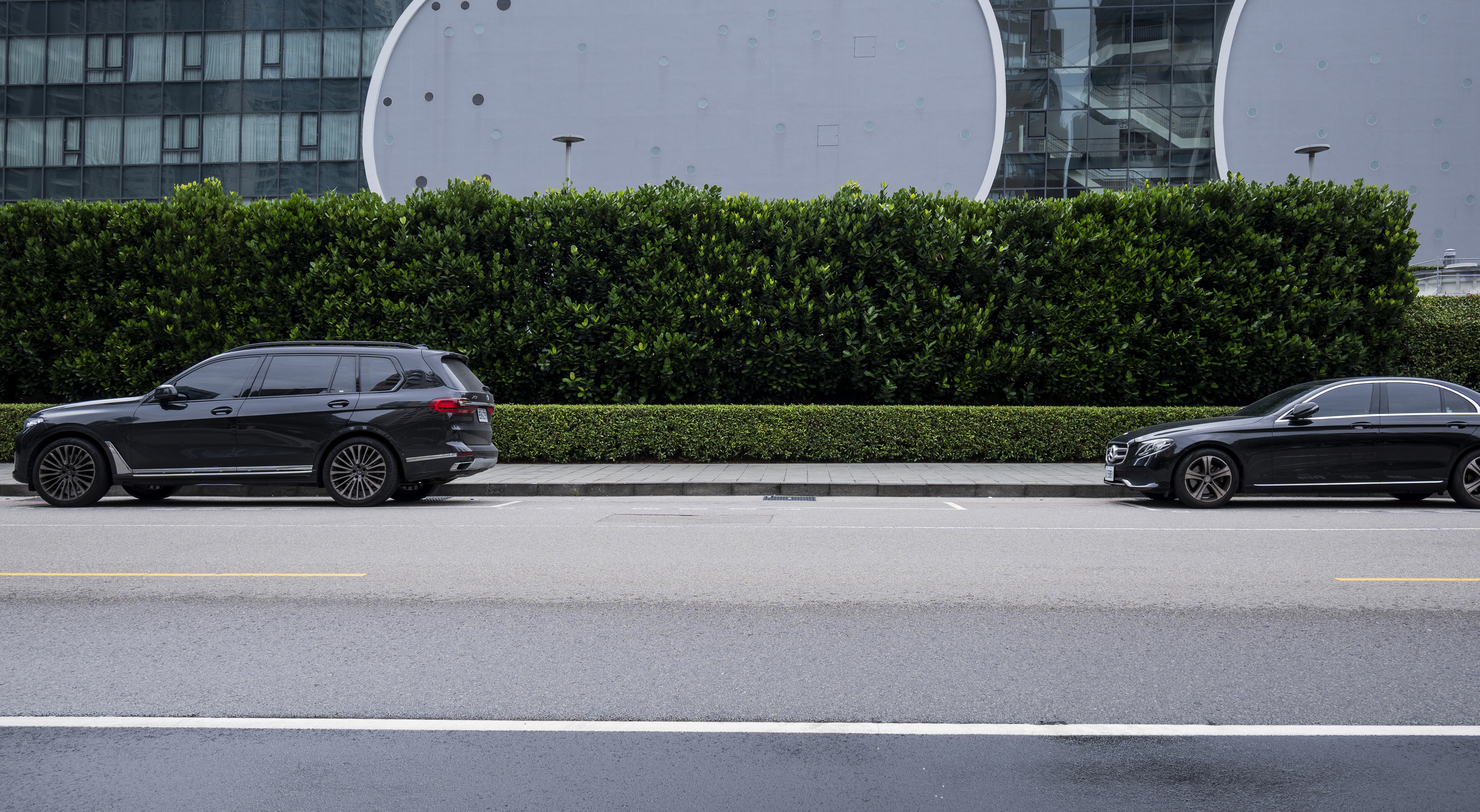 市府于南屯区岭东路路边车格建置影像辨识设备，进行停车智慧化管理