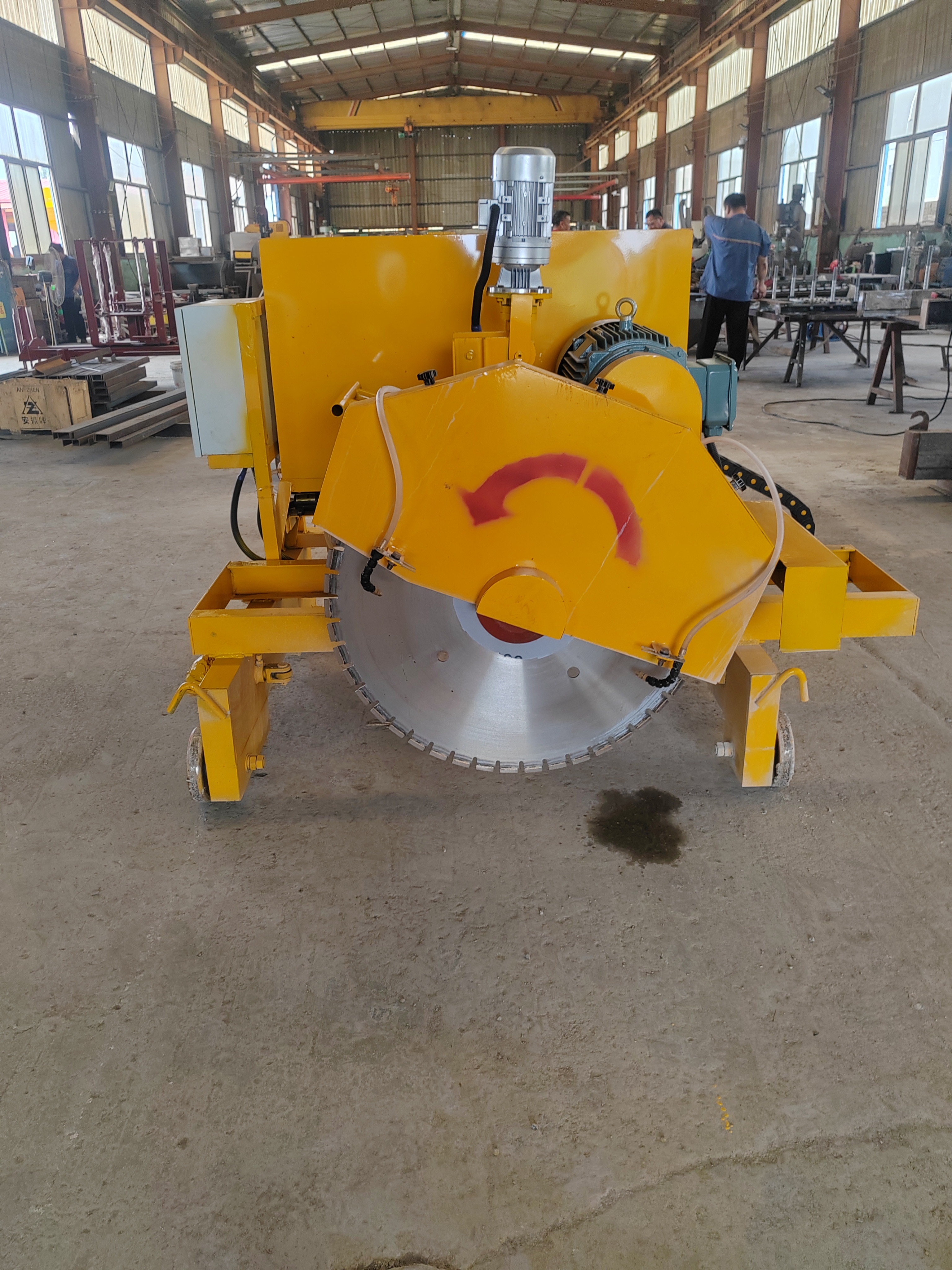 手动带提升电机切割机