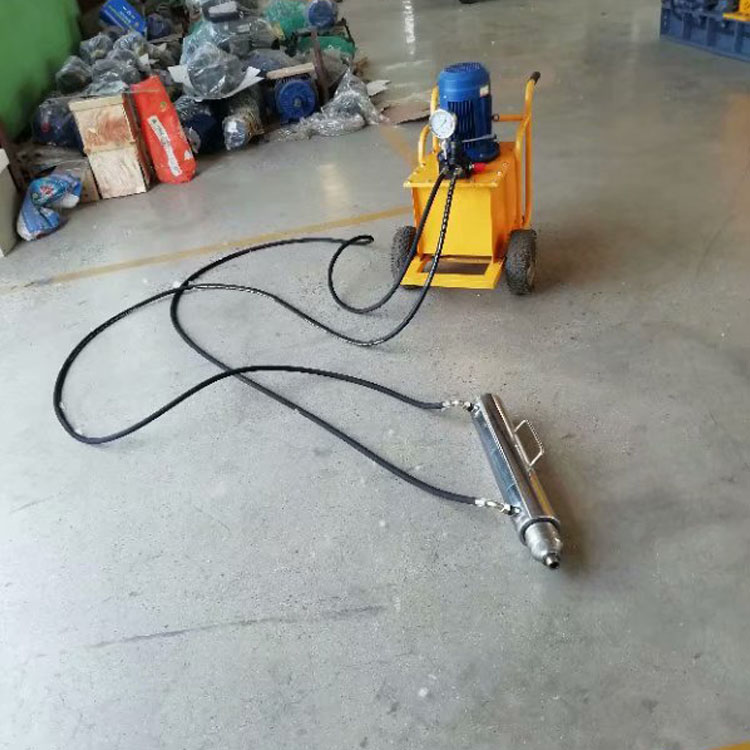 大型液压涨拉机