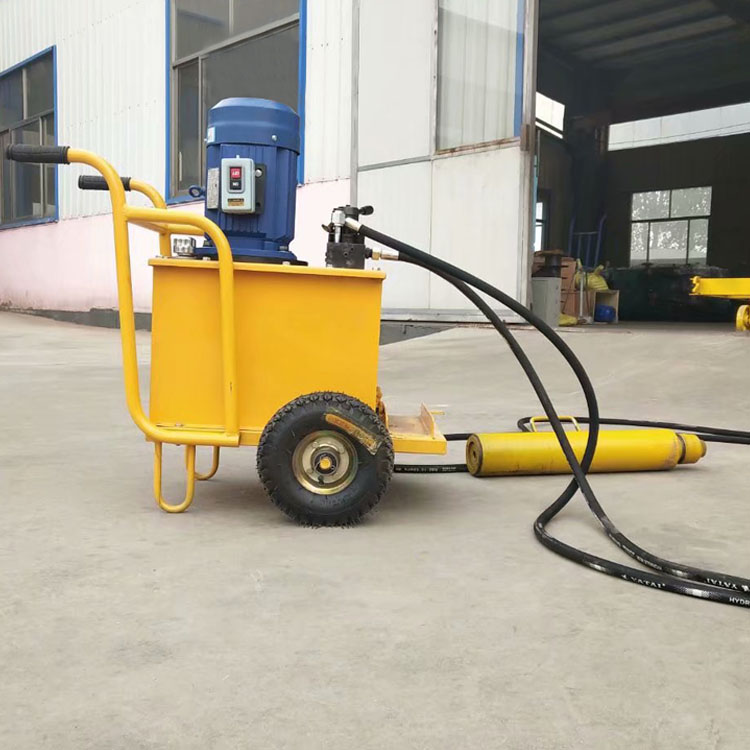 大型液压涨拉机