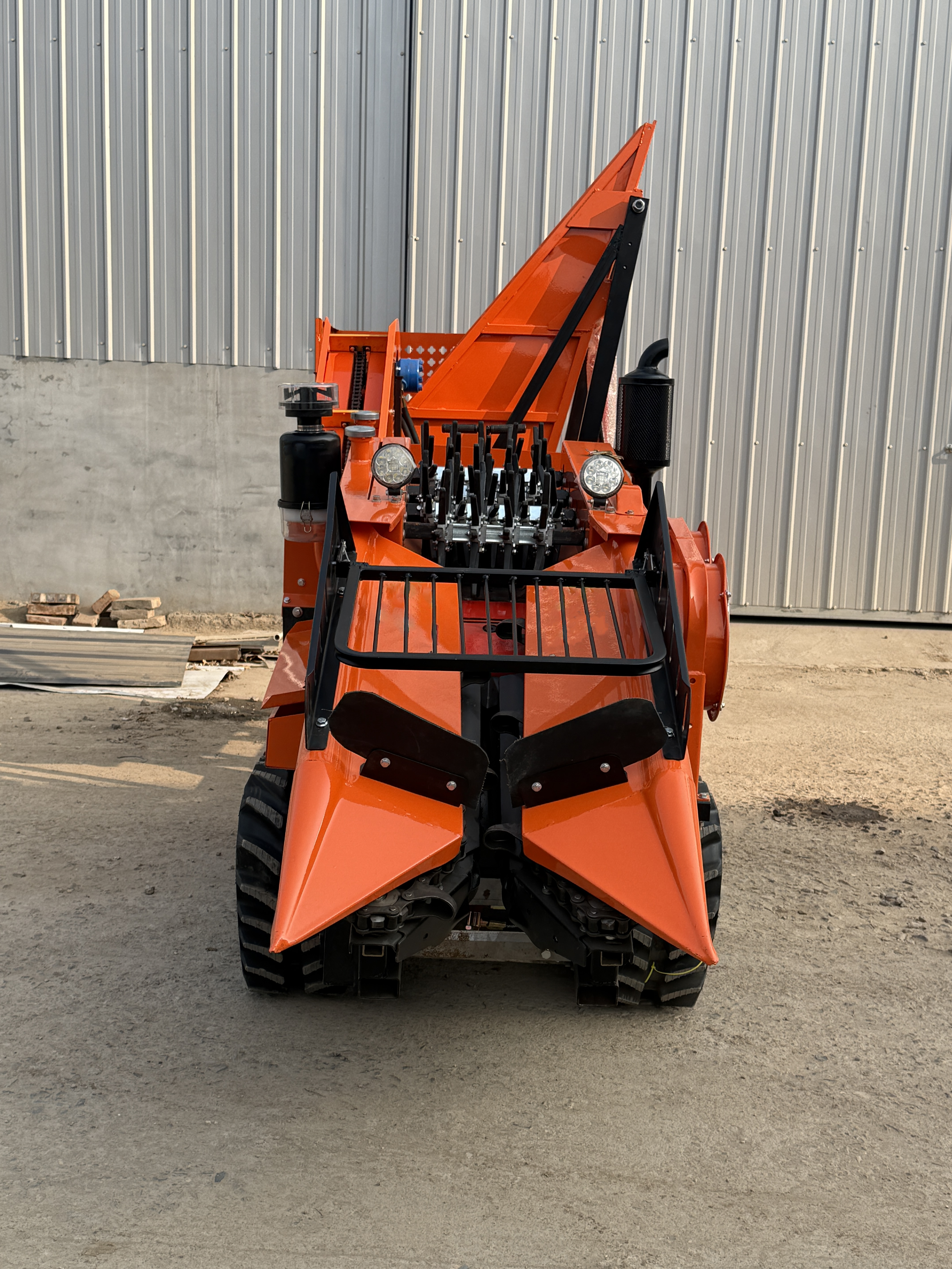Single-Row Corn Harvester