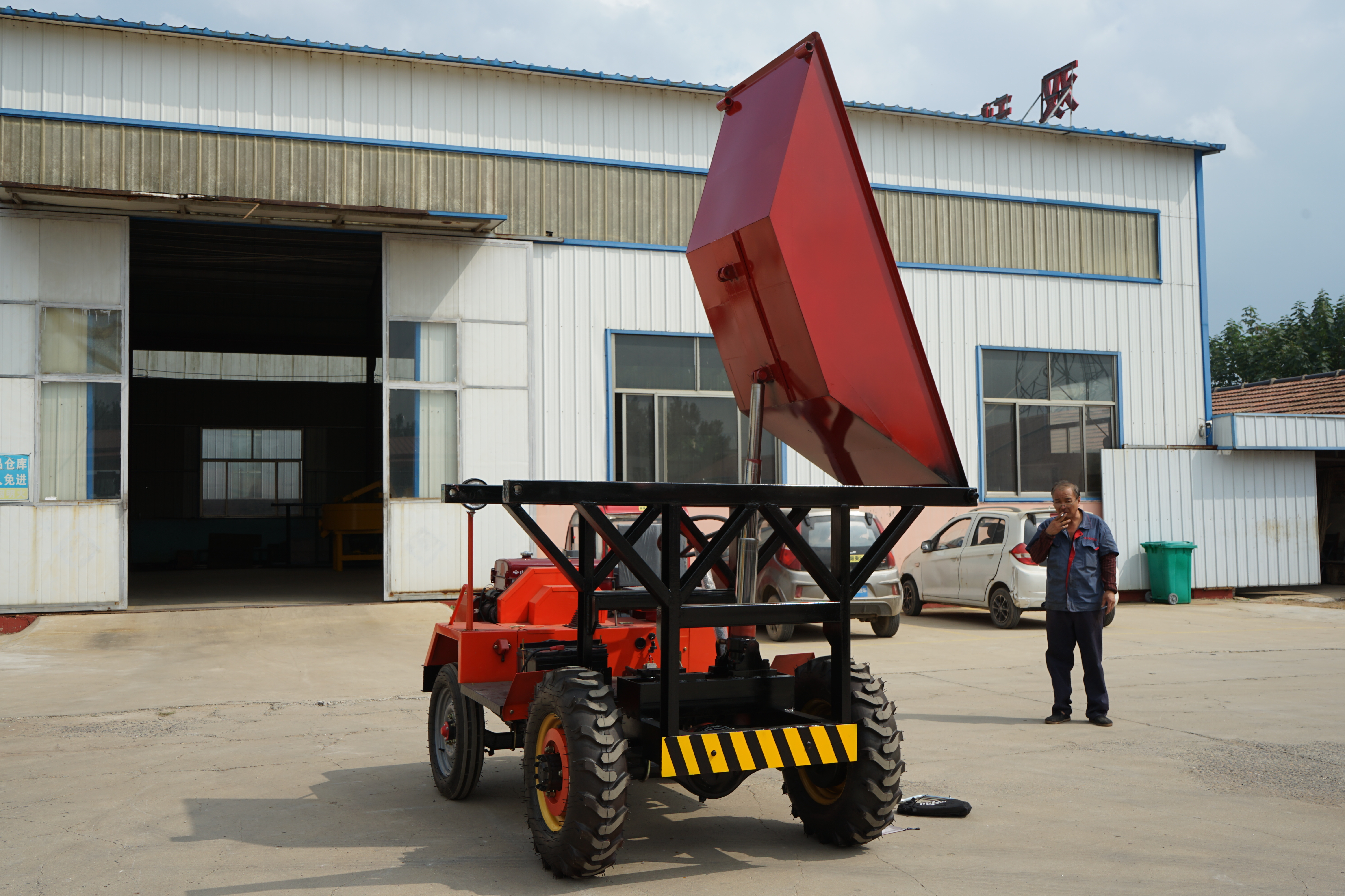 柴油四轮上料车