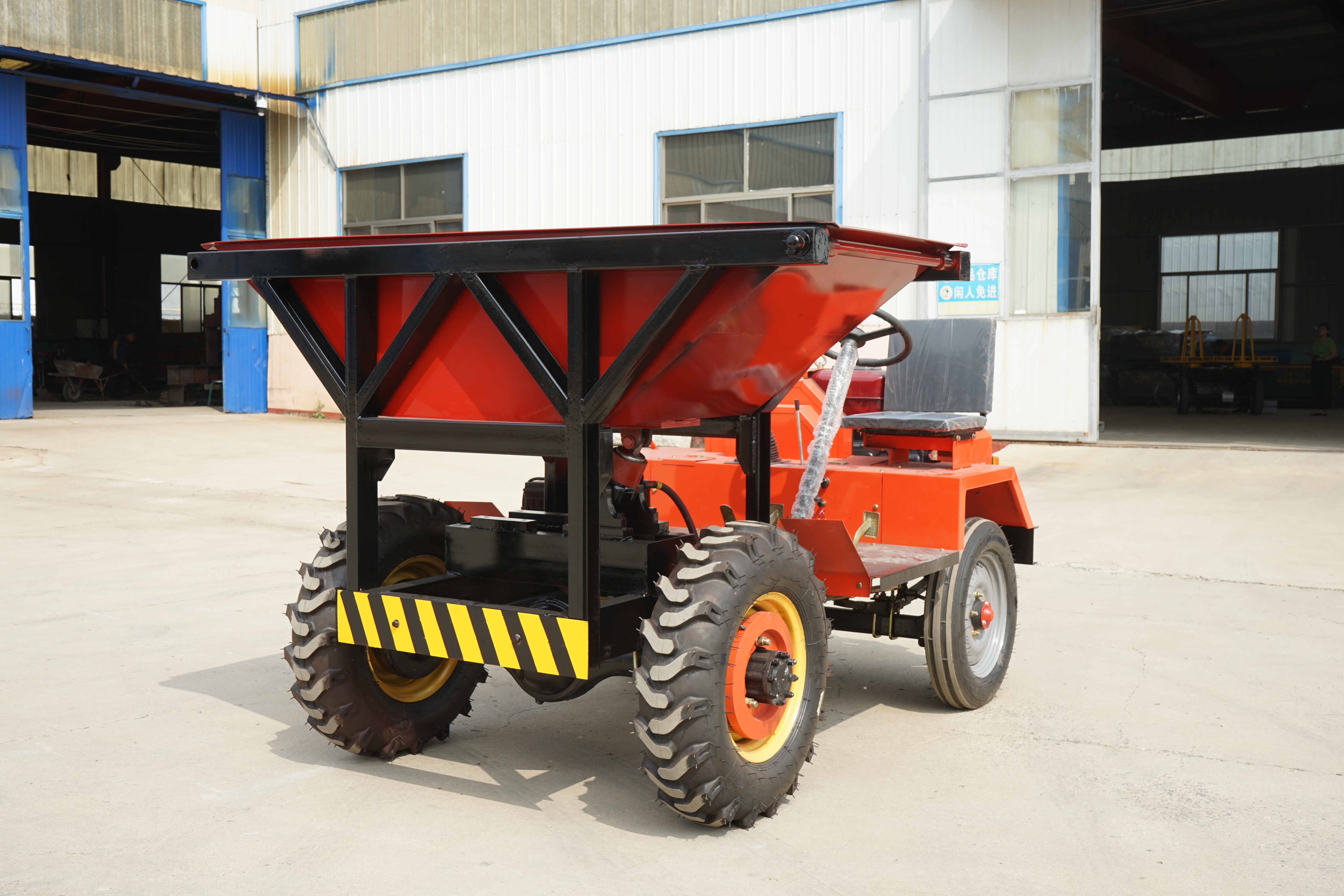 柴油四轮上料车