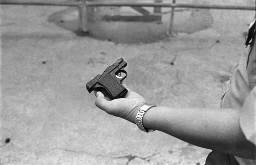 搜出手槍, A handgun was searched, 1981