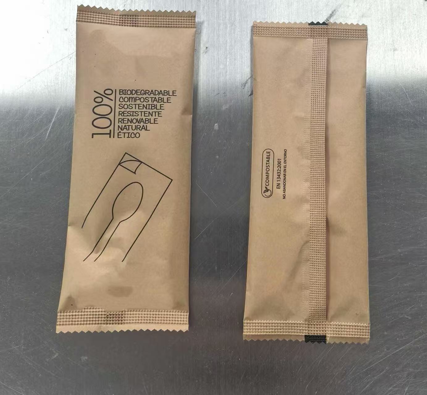 110mm WOODEN SPOON WITH BROWN NAPKIN 23x23cm