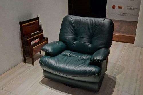 ☻ [已售·纯展示] 新中古·TRS Karimoku カリモク  • Chitano 旋转沙发椅