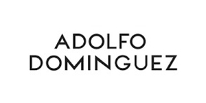 风靡欧洲的西班牙设计师高端ADOLFO DOMINGUEZ, 是以创始人adolfo dominguez命名的西班牙设计师品牌。风格以简单舒适、随性惬意为主，品牌创始人ADOLFO DOMINGUEZ一直秉承艺术、简约、舒适的设计风格。ADOLFO DOMINGUEZ品牌在全球拥有300多家连锁专柜,旗下涵盖成衣、配饰、珠宝、童装、香水、包袋等系列产品。