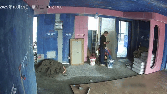 “一起装”的每日剪影，可将一天的素材汇聚成一段视频