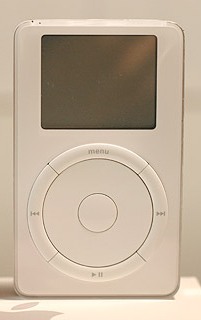 苹果公司于2001年10月23日首次发表的第一代iPod（图片来源：维基百科）