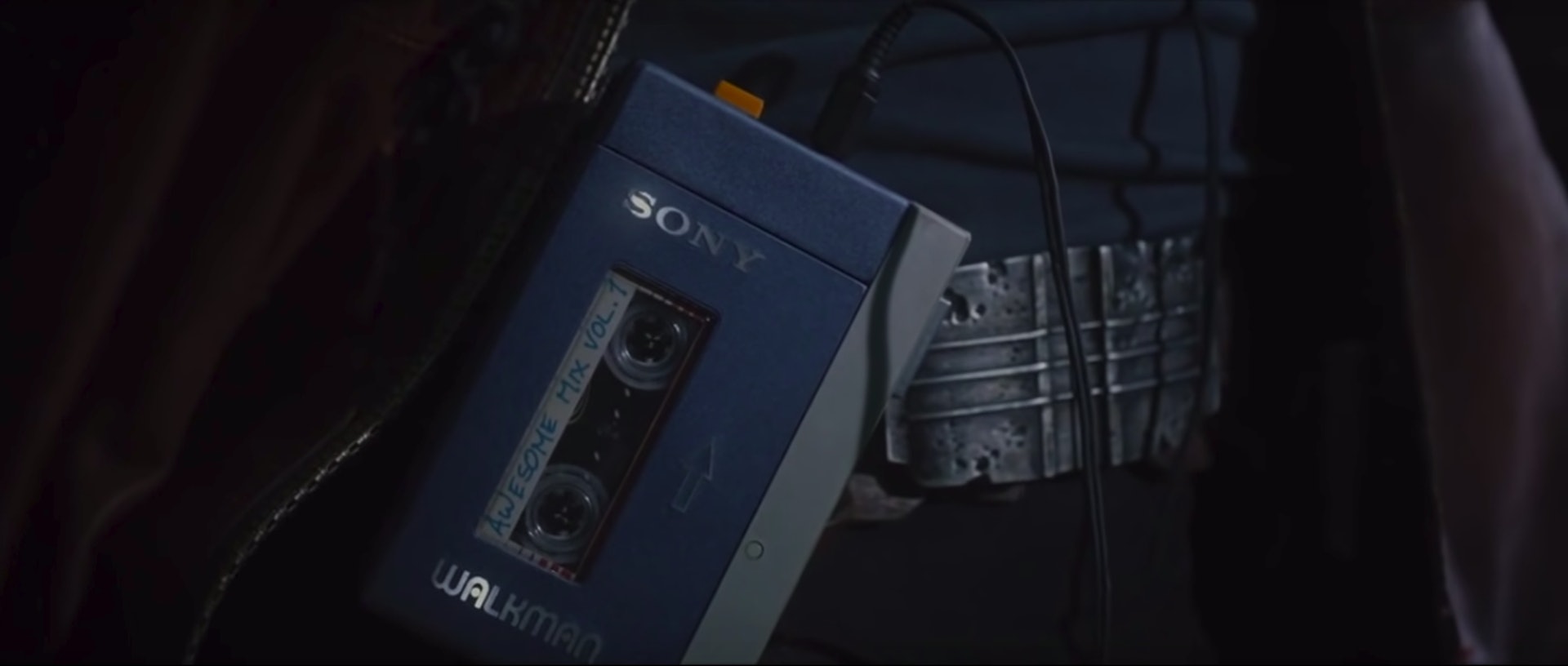 星爵所用的是第一代Sony TPS-L2 “Walkman” Cassette Player。(《银河守护队》电影截图)