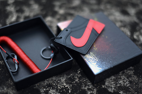 inneralchemy AJ1-黑红弹簧扣卡夹钱包