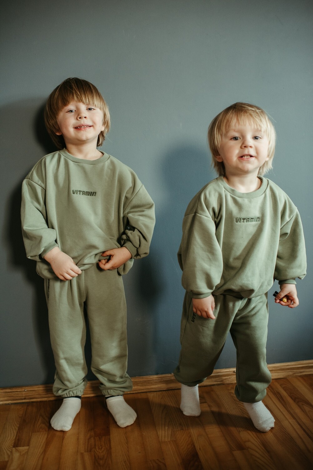 pistachio  sweatshirts and pants-  kids  pants （ pre order 预购 ）