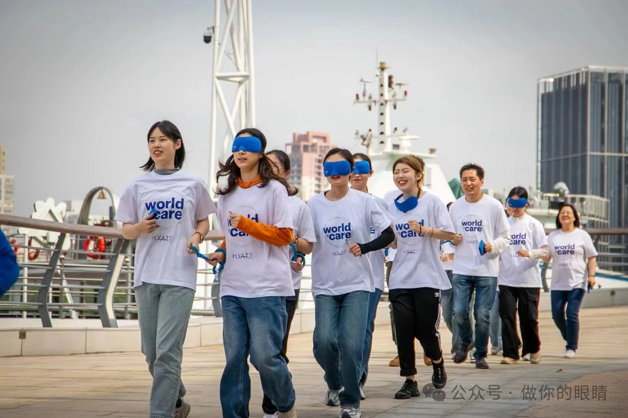 凯悦酒店志愿者在外滩奔跑 Hyatt Hotel Volunteers Running at the Bund