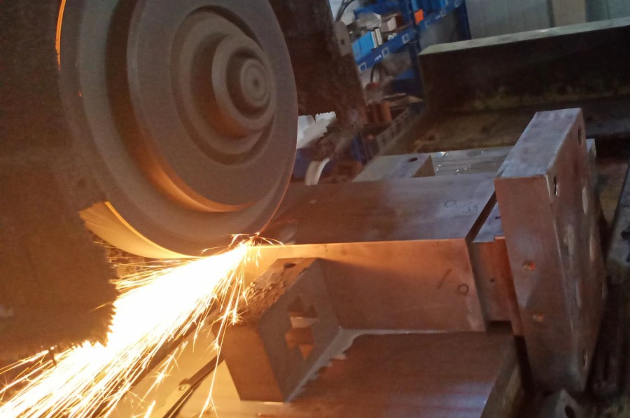 GFM 300ah battery cases solar battery industrial battery